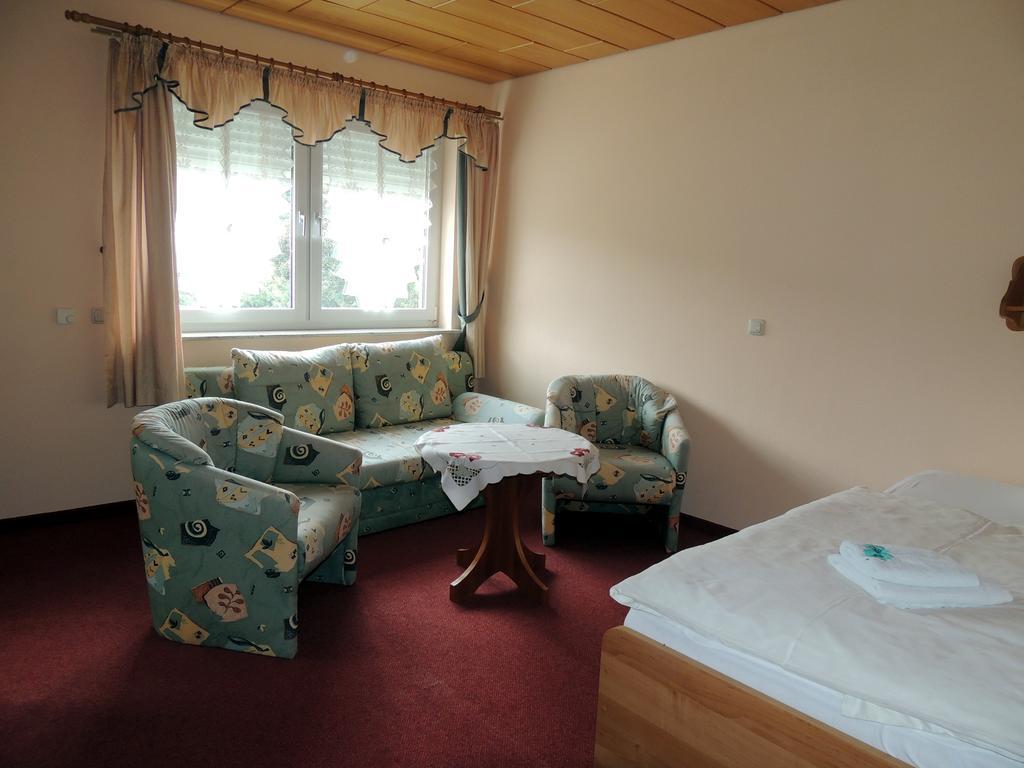 Gaestehaus Am Hirtenberg Breitenbrunn  Εξωτερικό φωτογραφία